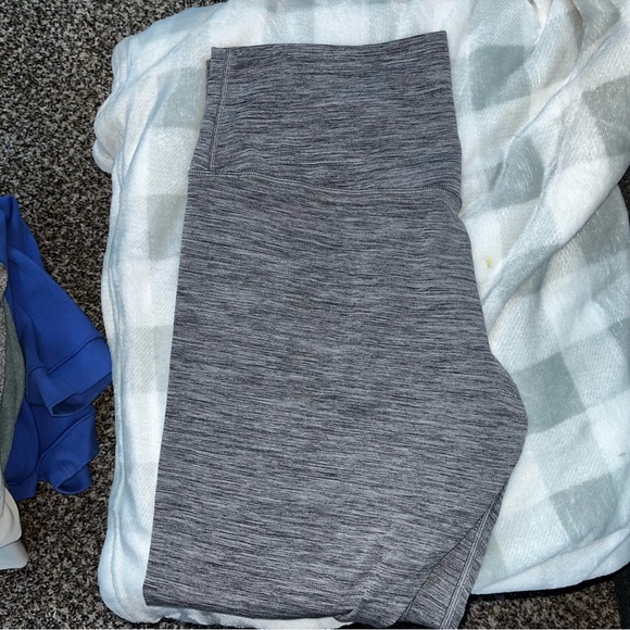 Lululemon align leggings 28” - Picture 4 of 4